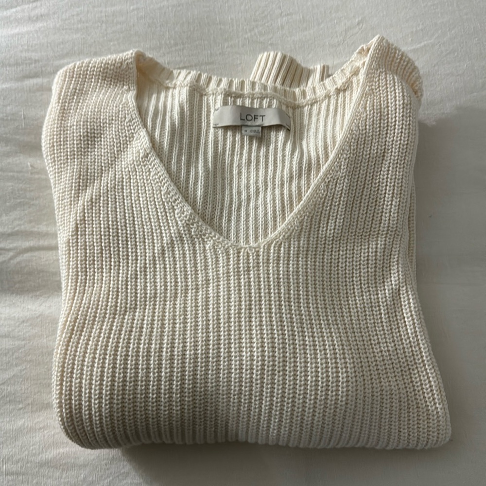 Gently Used LOFT V-Neck Cream Sweater - Size M